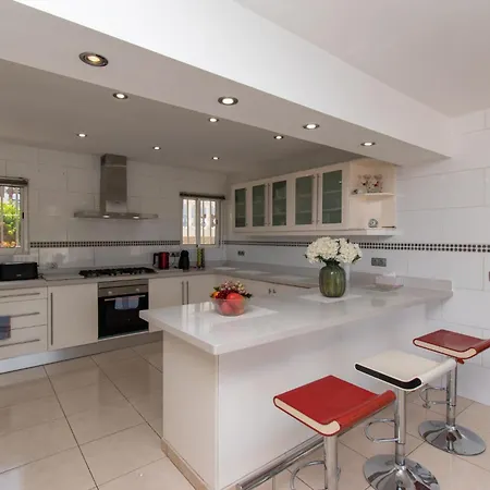 Vila Stunning 6 Bedroom Private Heated Pool Costa Adeje (Tenerife)
